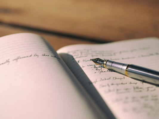25 Money Mindset Journal Prompts to Boost Your Financial Confidence